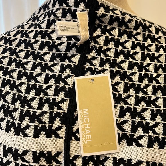 Super soft Michael Kira infinity scarf - Picture 2 of 3